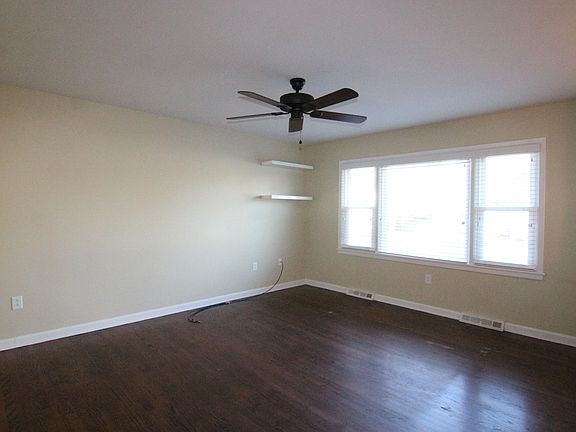 4th image of 2716 Tanglewood Dr