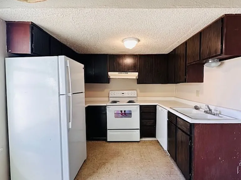 185F Monroe Ave — Photo 1
