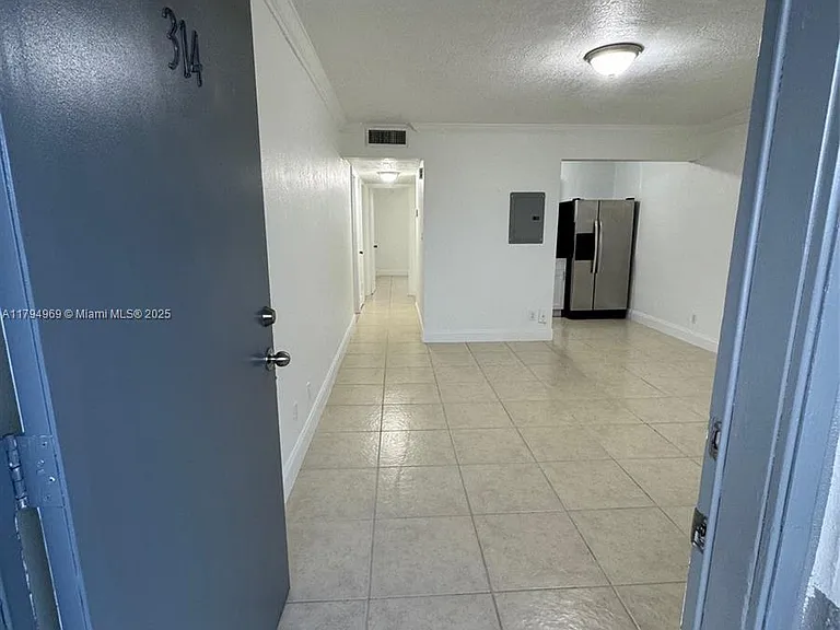 11195 SW 1st St #314 — Photo 11