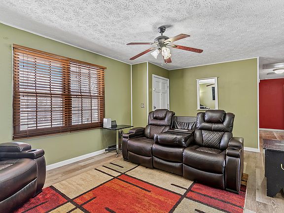 5th image of 3637 S Fort Avenue