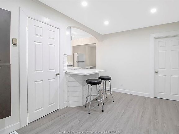 4th image of 1668 Goyeau St
