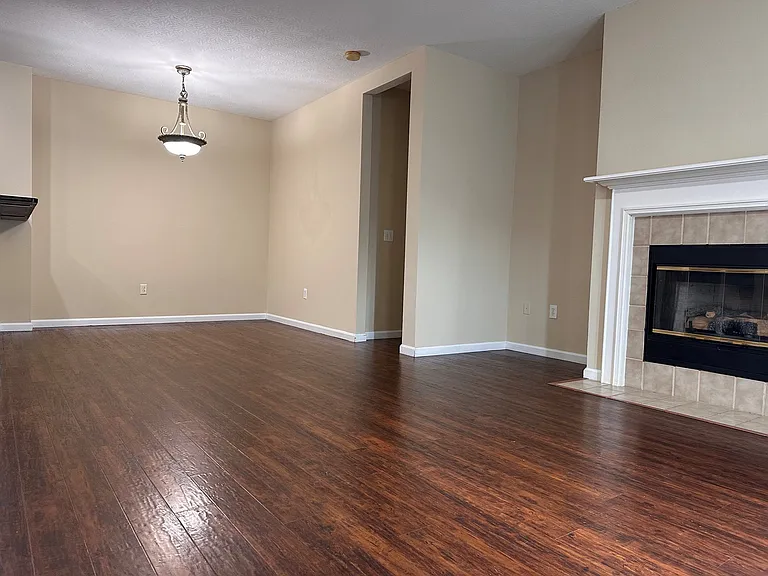 7545 Mansion Cir #F — Photo 28