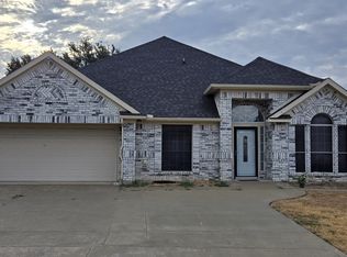 6401 Seaford Rd, Arlington, TX 76001