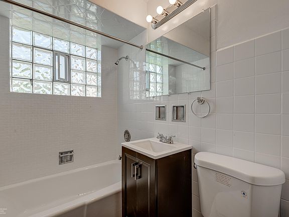 4th image of 1712 W 87th St #1S