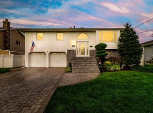 2727 Mandalay Beach Rd, Wantagh, NY 11793