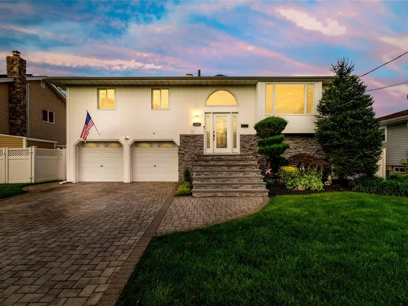 2727 Mandalay Beach Road, Wantagh, NY 11793