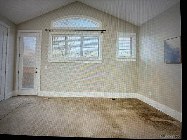 943 N Clarkson St — Photo 11