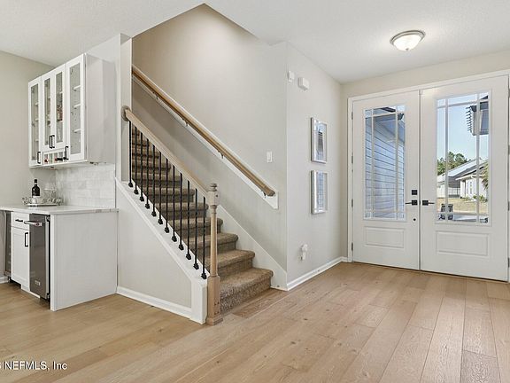 3rd image of 530 WATERVALE Drive