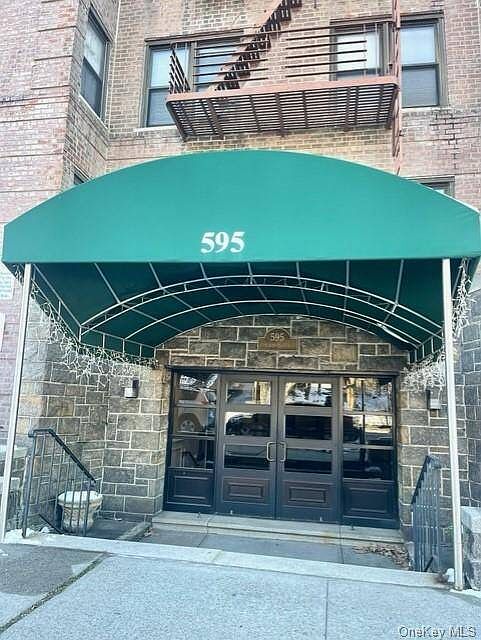 1st image of 595 McLean Ave APT 6E