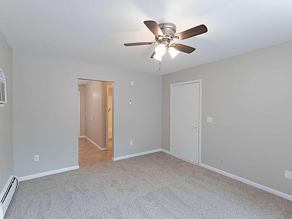 3rd image of 944 E St #1X1B