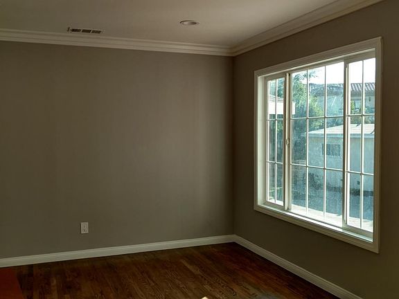 2nd image of 2746 Mayfield Ave
