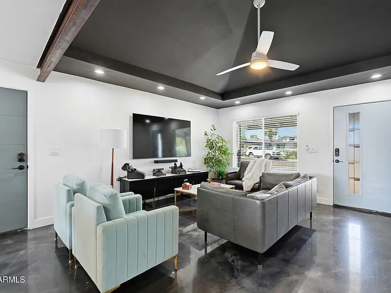 2812 N 71st Pl — Photo 9