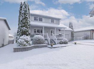 9 Copeland St, Penetanguishene, ON L9M 1K3