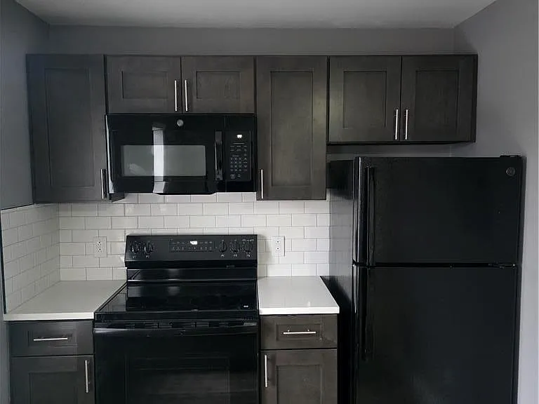 2050 Main St #8 — Photo 5