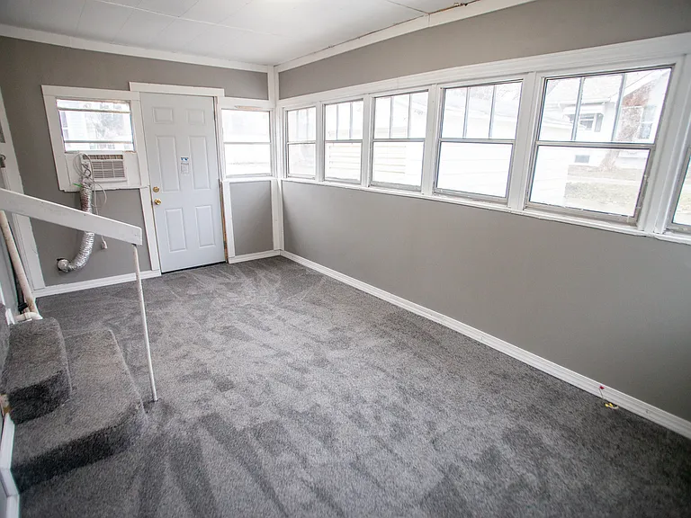 301 W Madison Ave — Photo 27