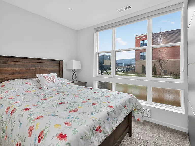 2213 Venture Dr — Photo 14