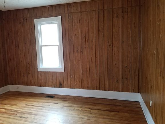 5th image of 204 Scotland Ave