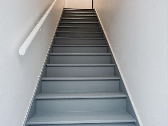 3rd image of 634 Cedar Ave APT 4