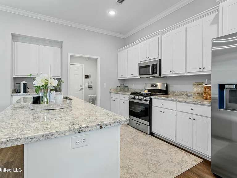 572 Silver Hill Dr — Photo 12