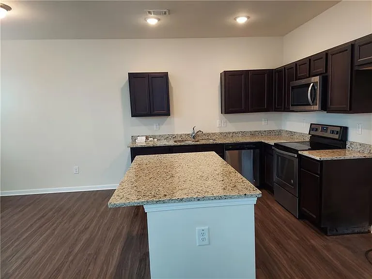 6357 Mountain Home Way SE — Photo 2