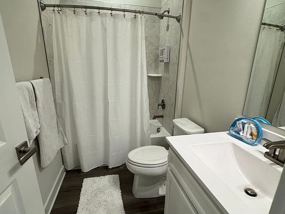 2nd image of 958 Poppy Dr #1