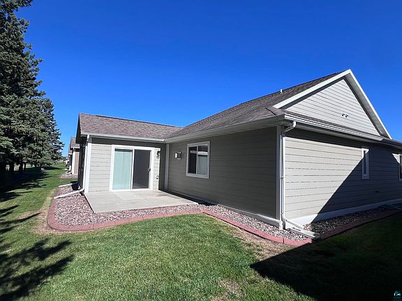 3rd image of 38 Billings Ln