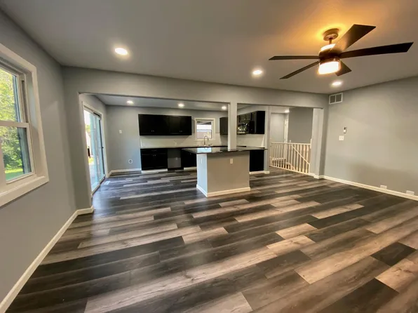 1206 Ridgewood Dr, Garden City, KS 67846