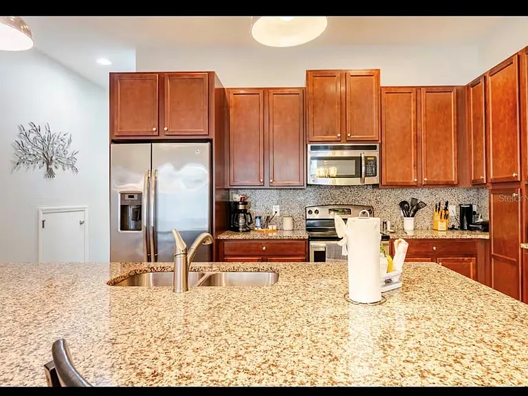 354 Captiva Dr — Photo 5