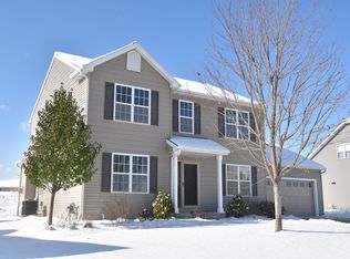 1567 Whitewater Dr, West Bend, WI 53095