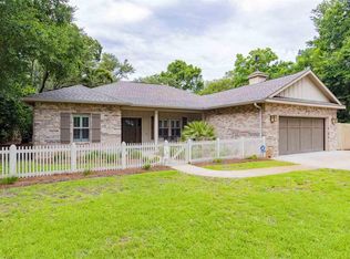 403 Fairpoint Dr, Gulf Breeze, FL 32561