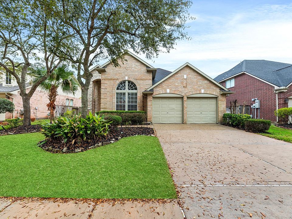 5819 Brook Bend Dr, Sugar Land, TX 77479 Zillow