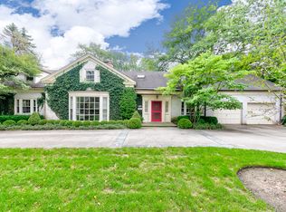 633 E Woodland Rd, Lake Forest, IL 60045