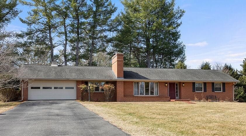 1st image of 3 Thornridge Ct