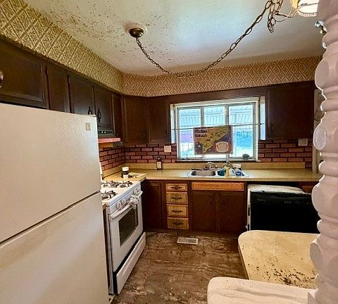 3rd image of 1438 Sattes Cir