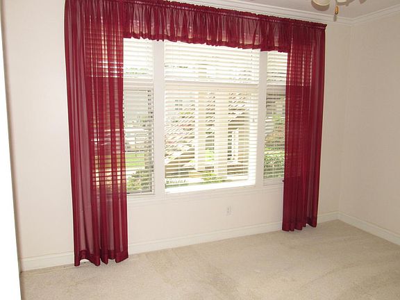4th image of 109 Oxford Dr APT 2