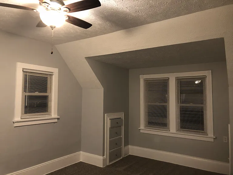 807 S Center St #B — Photo 5