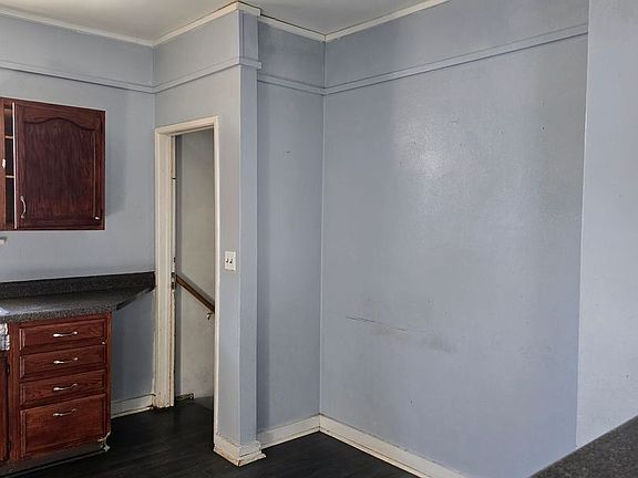 4th image of 2650 E 24th St