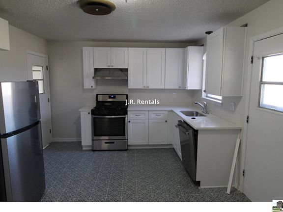 3rd image of 1103 E Robertson Ave