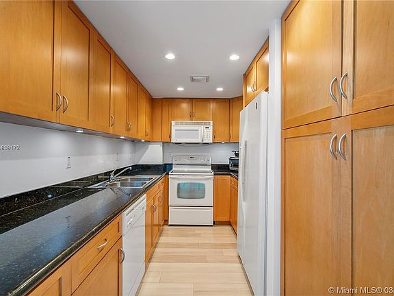 4th image of 10350 W Bay Harbor Dr APT 7