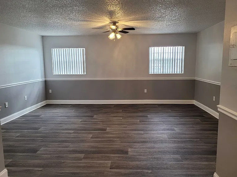 La Aloma Apartments — Photo 22