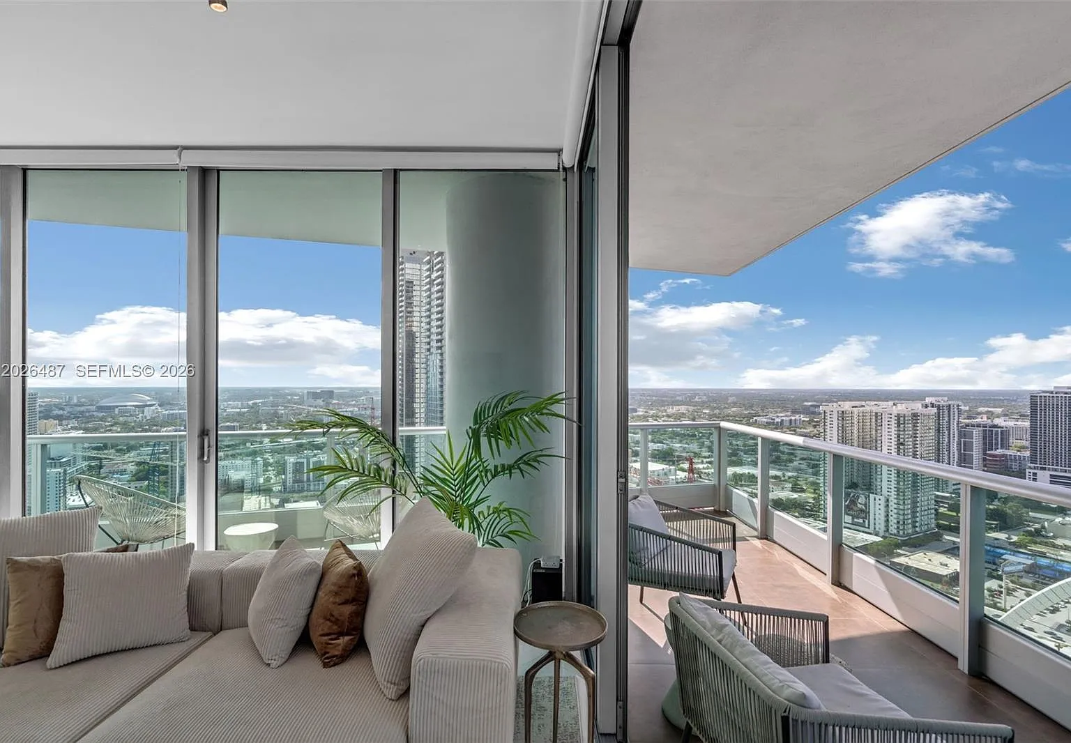 900 Biscayne Bay Condo — Photo 2