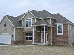 4926 Prestonwood Rd, Perrysburg, OH 43551