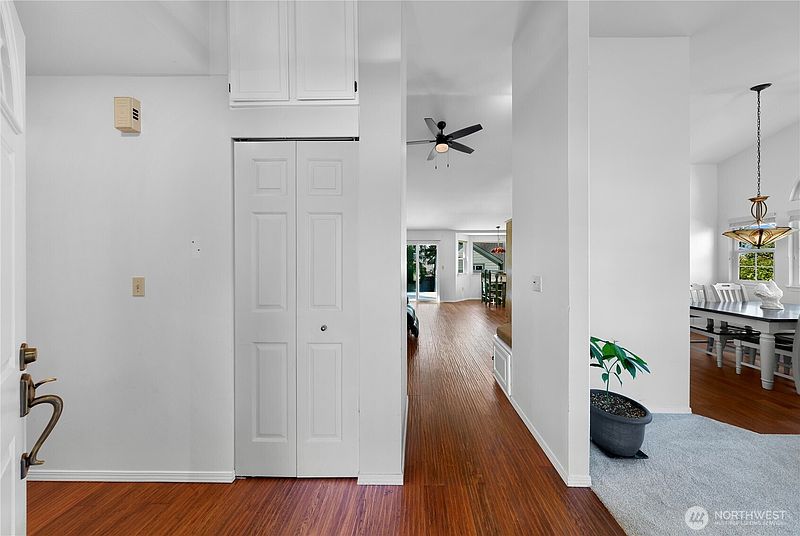 5th image of 2901 Montgomery Place