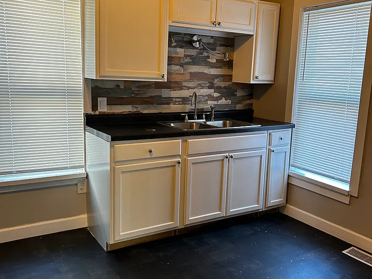1822 N Sheridan Rd — Photo 16