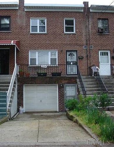 1st image of 2458 Wilson Ave