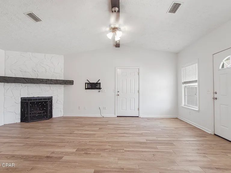 115 Circle Dr — Photo 4