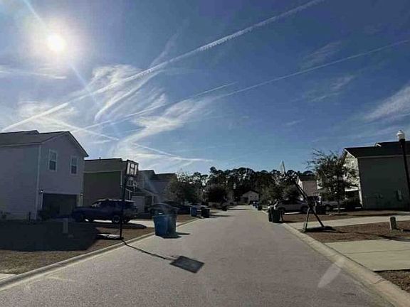 Exterior Neighborhood (street photo)