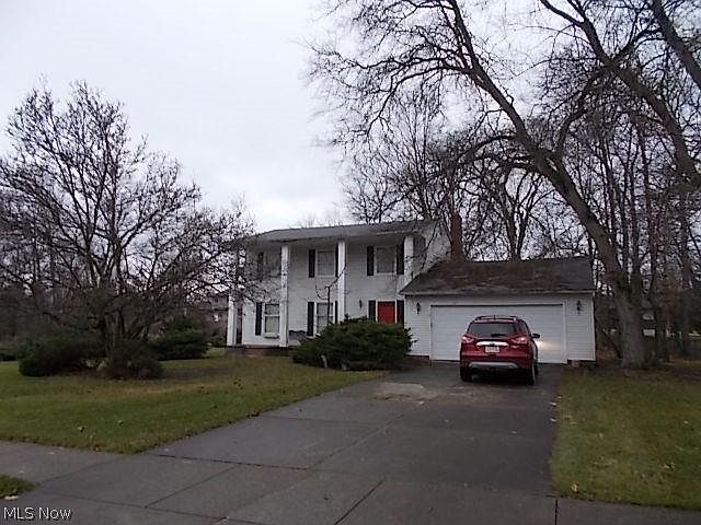 1st image of 8120 Twin Oaks Dr