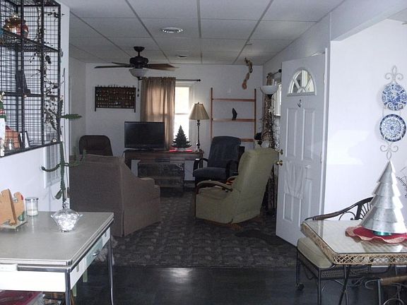 4th image of 425 Stella Ave