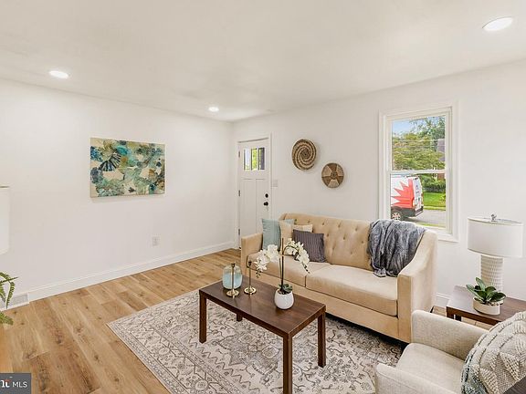 5th image of 21 Cedar Ave